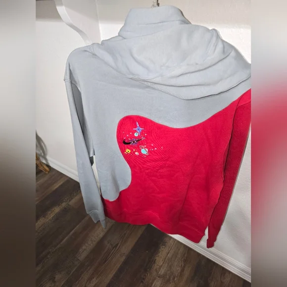 Nike Red & Gray Hoodie Sweatshirt Sz S NWOT. Box - Picture 4 of 7